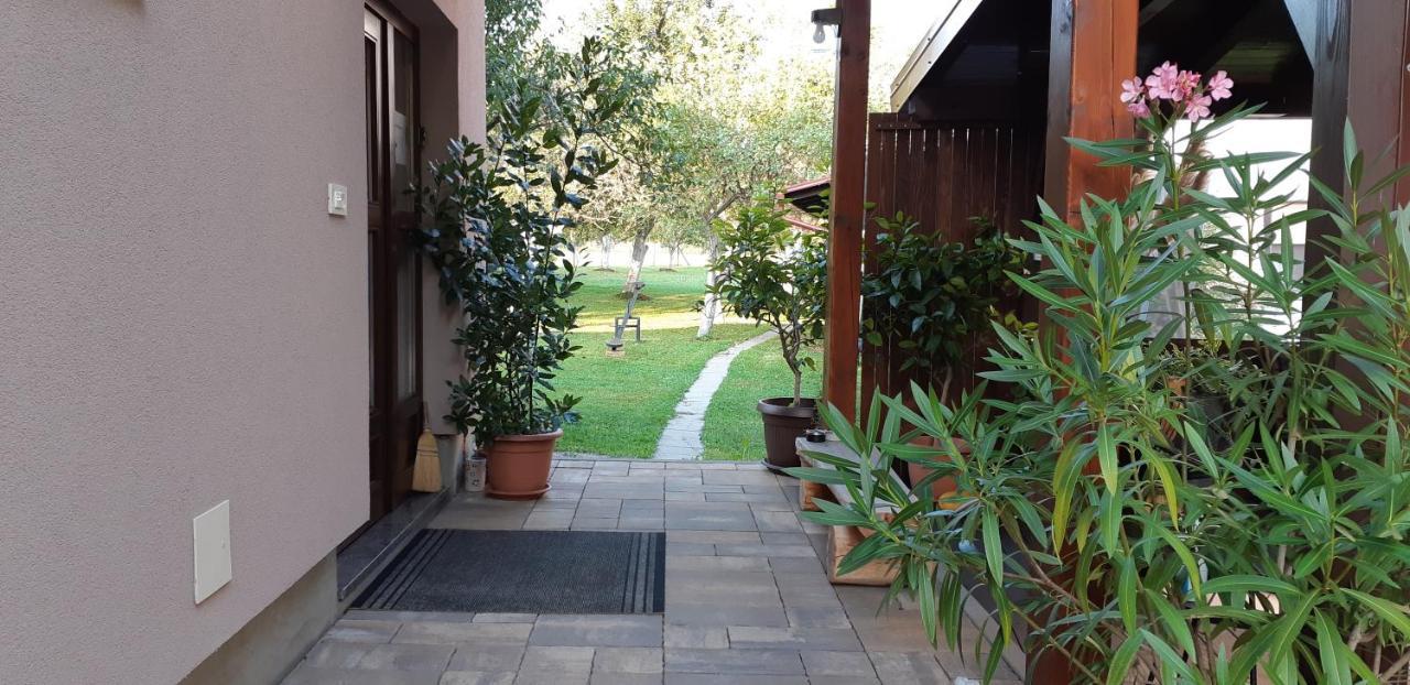 Apartments Woodnotes Licko Petrovo Selo エクステリア 写真