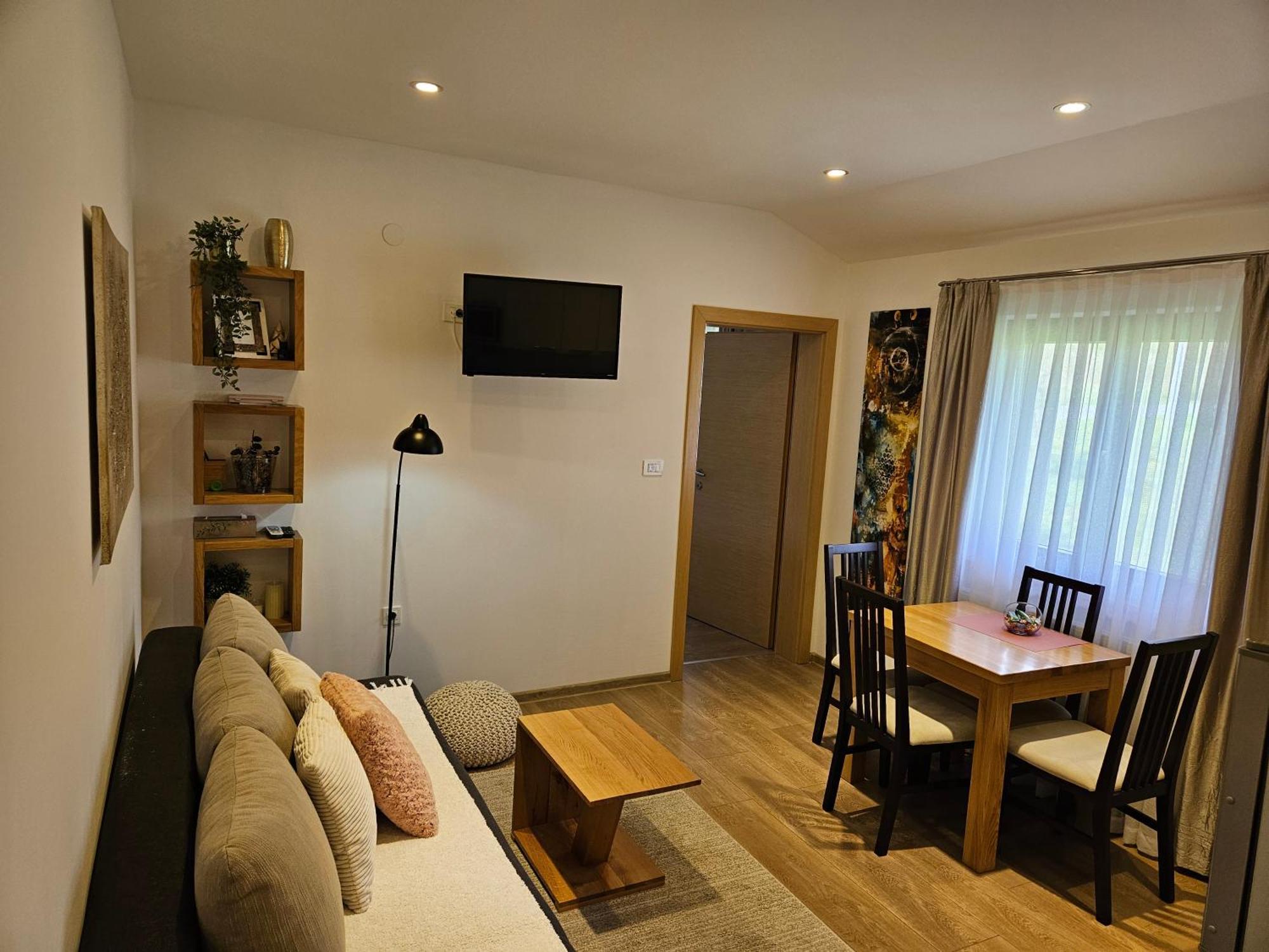Apartments Woodnotes Licko Petrovo Selo エクステリア 写真