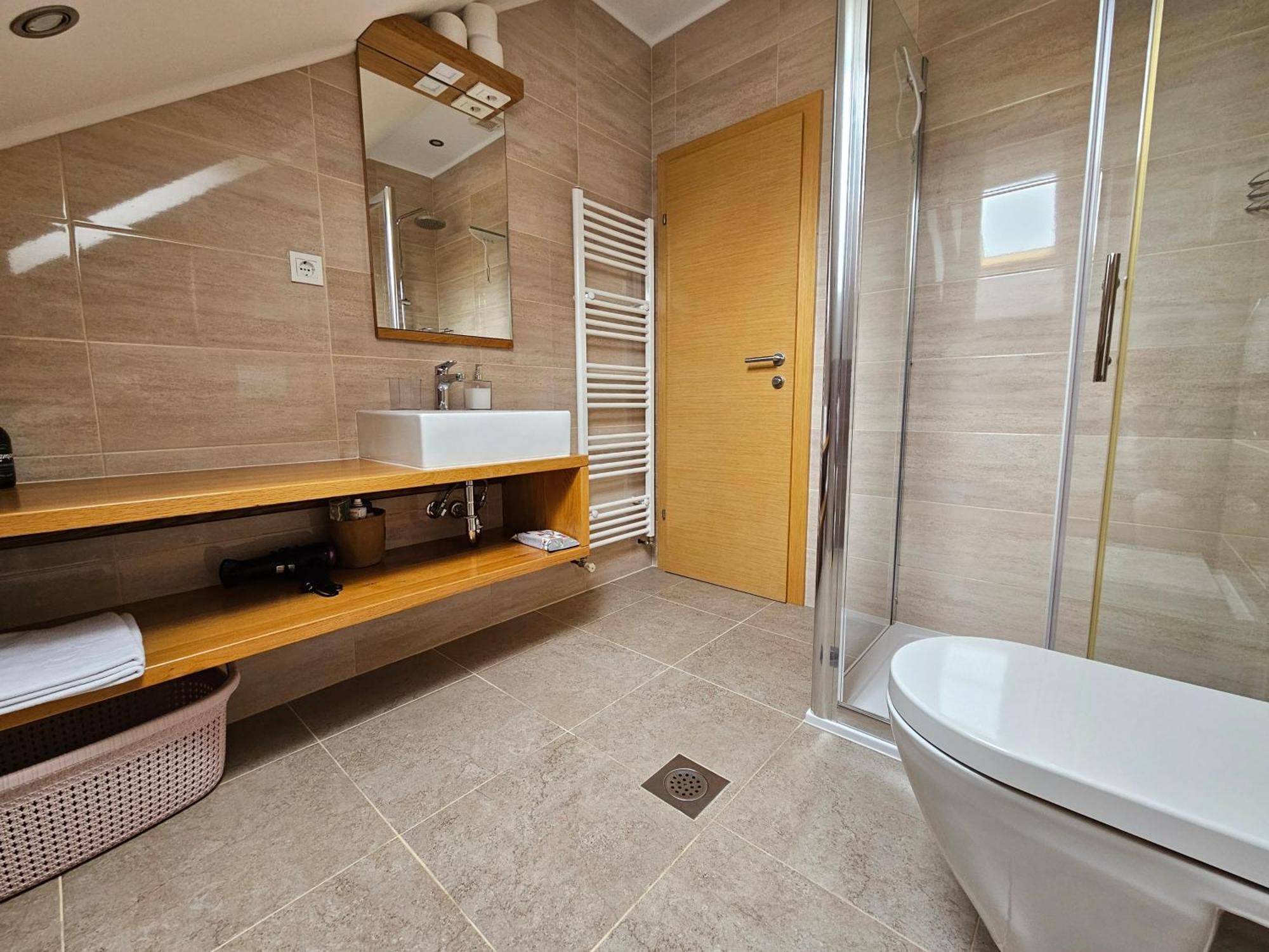 Apartments Woodnotes Licko Petrovo Selo エクステリア 写真